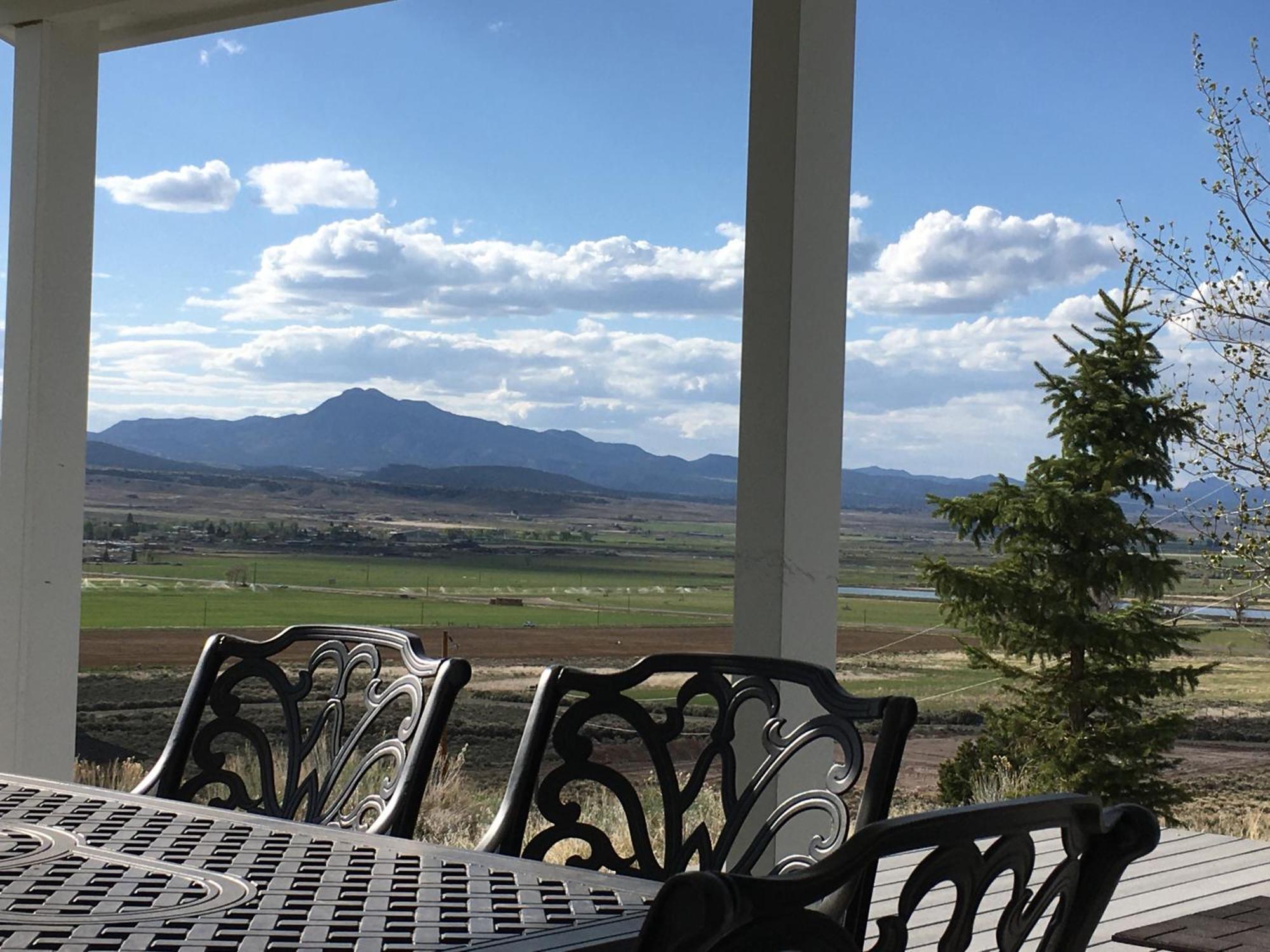 Hilltop Heaven - 5 Star Comfort And Views 판귀치 외부 사진